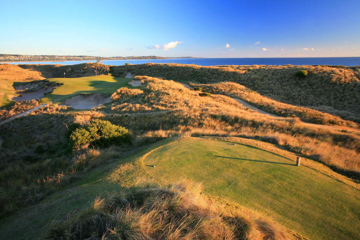 Discover Australia with PerryGolf.
